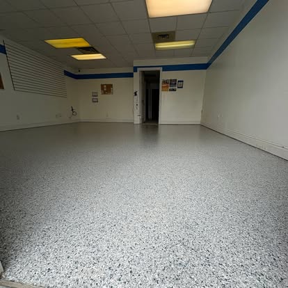 Large clean epoxy floor coating by Cipkar Epoxy